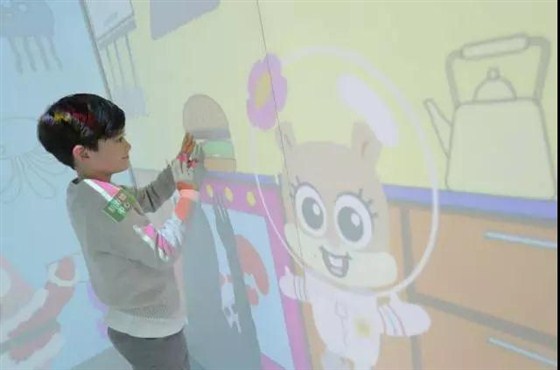 香港新港城海绵宝宝家族圣诞深海之旅美陈